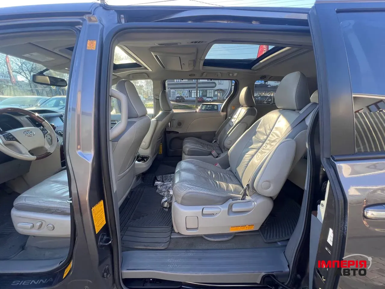 Toyota Sienna - фото 6