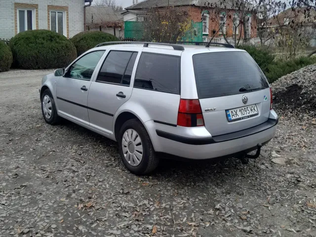 Volkswagen Golf - фото 4