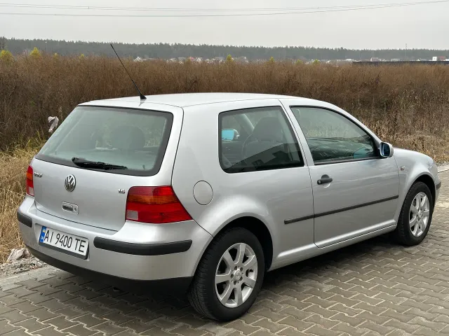 Volkswagen Golf - фото 4