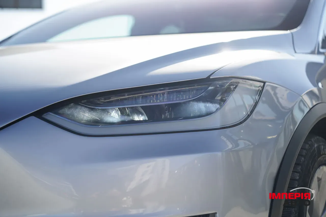 Tesla Model X - фото 10