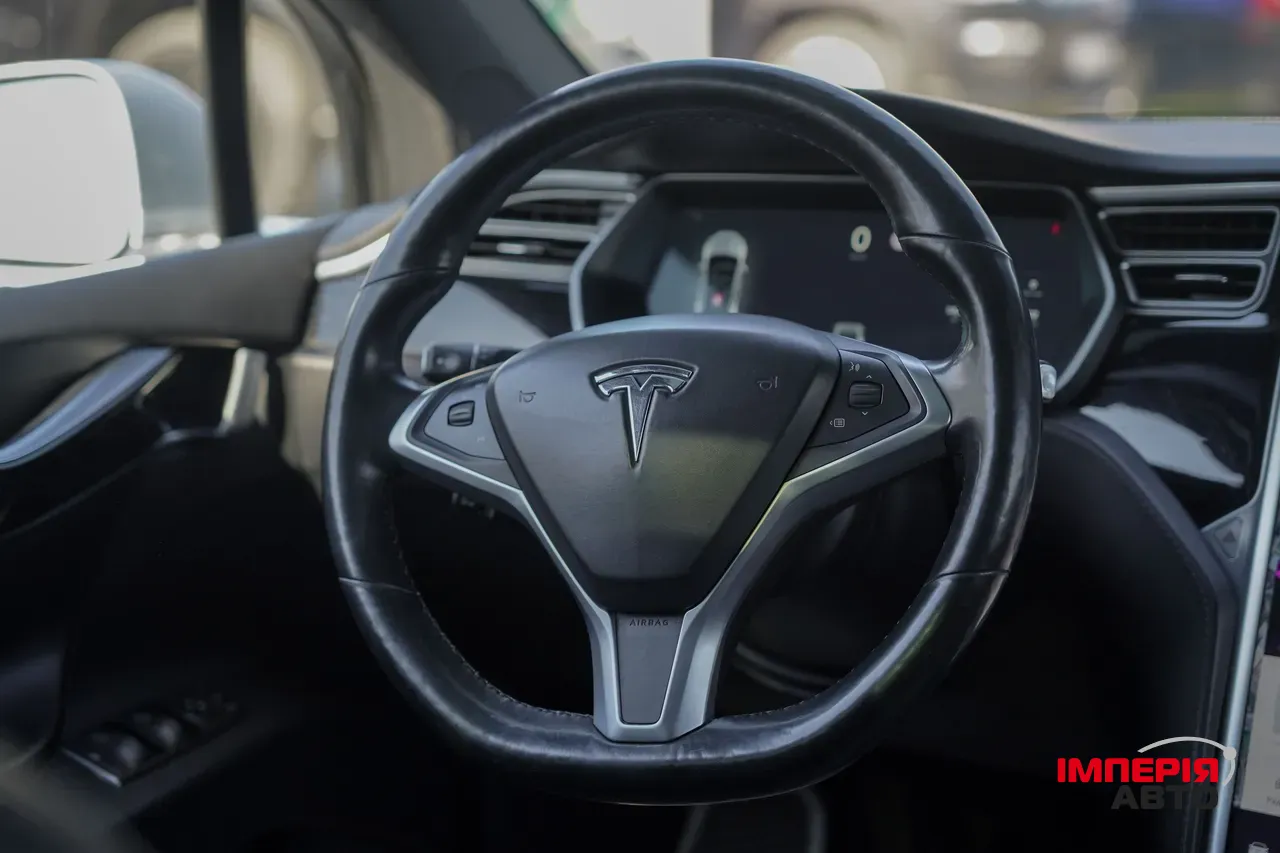 Tesla Model X - фото 20