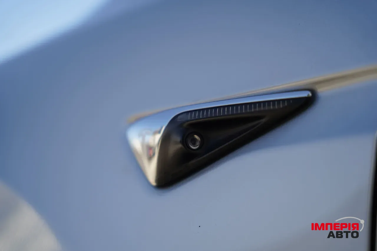 Tesla Model X - фото 12