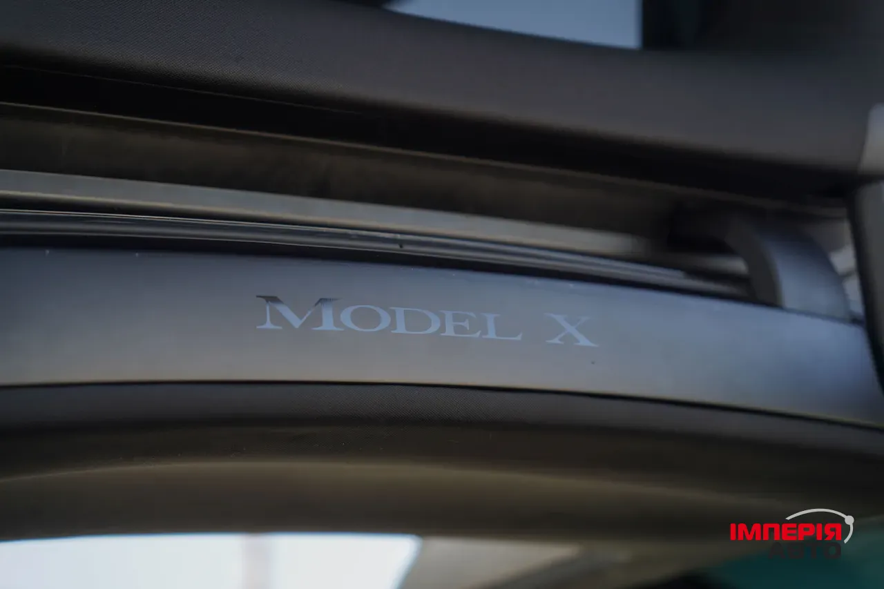 Tesla Model X - фото 30