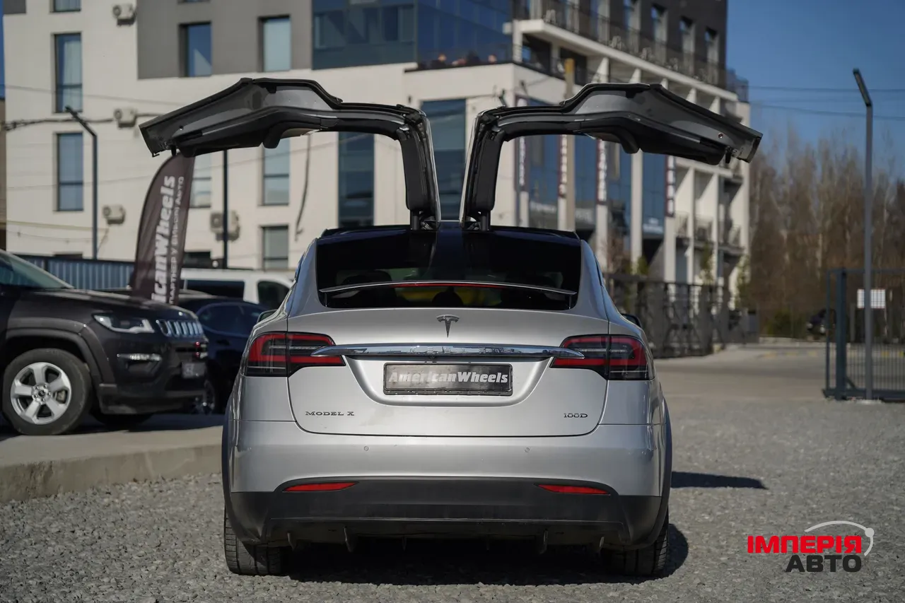 Tesla Model X - фото 8