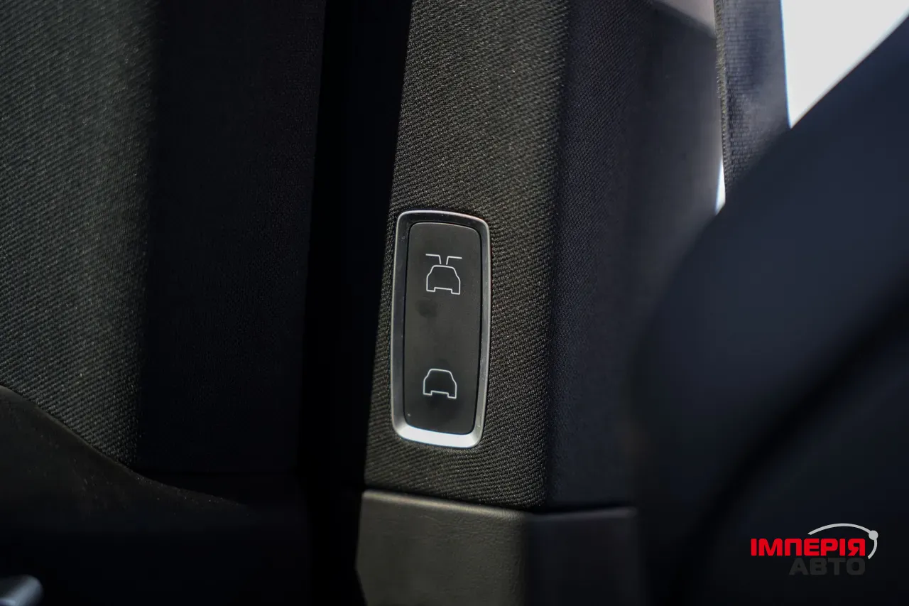 Tesla Model X - фото 27