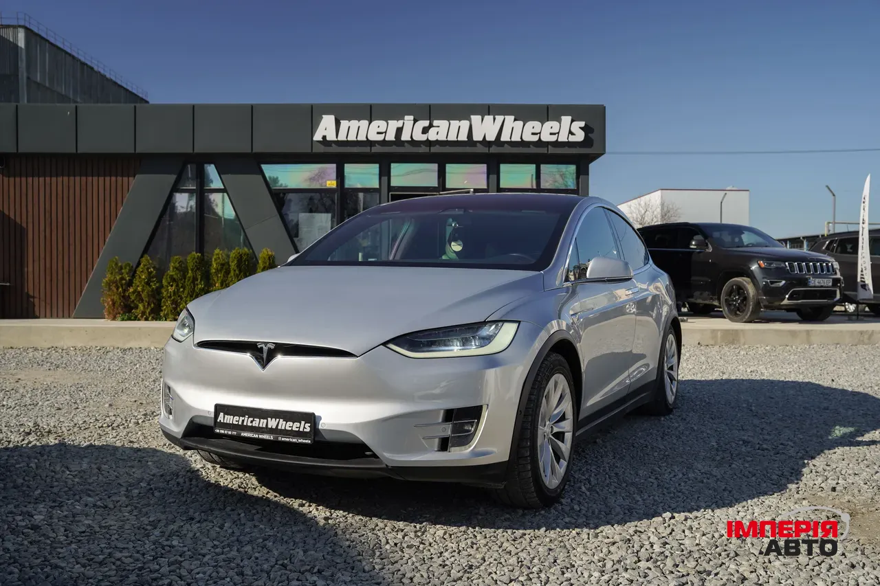 Tesla Model X - фото 1