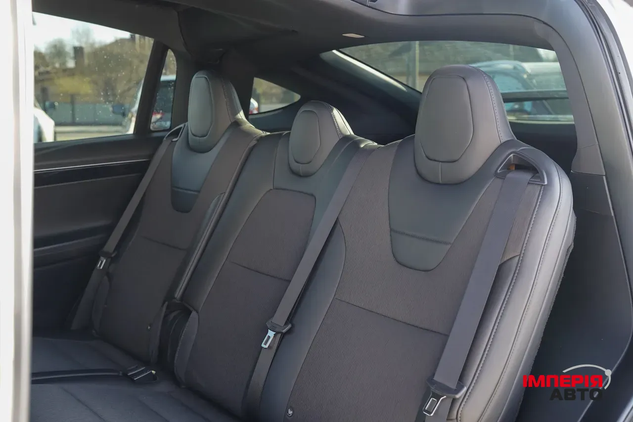 Tesla Model X - фото 28
