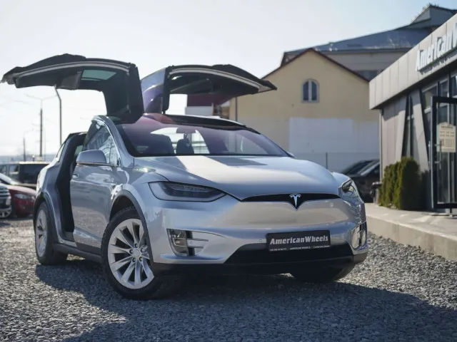 Tesla Model X - фото 4