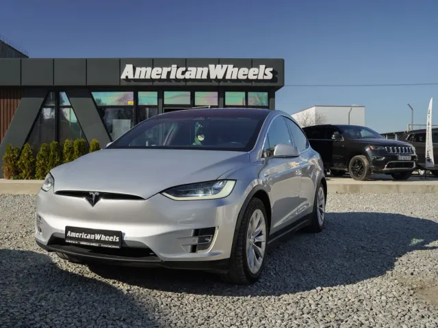 Tesla Model X - фото 1