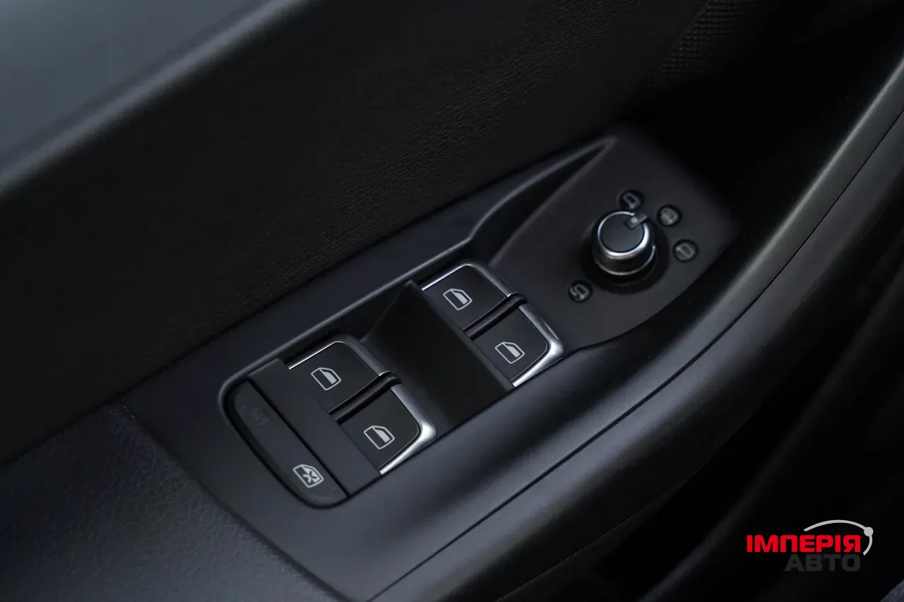 Audi Q3 - фото 18