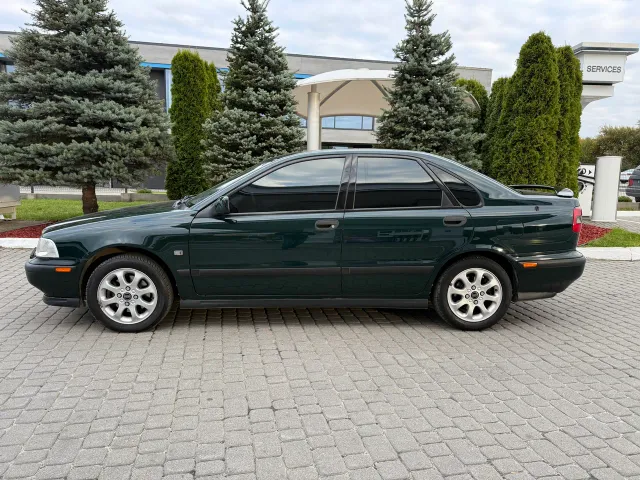 Volvo S40 - фото 2