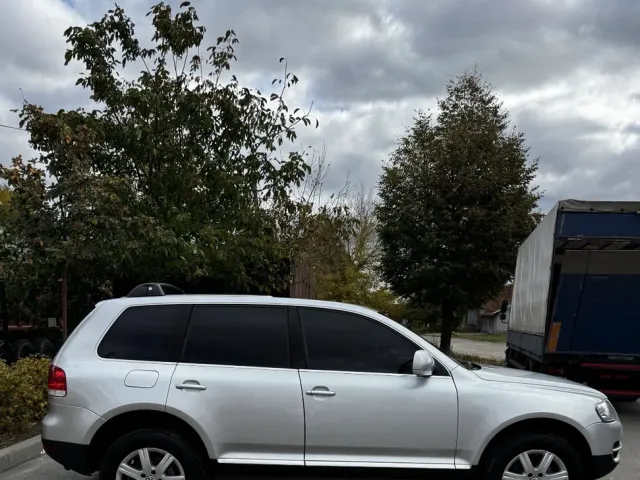 Volkswagen Touareg - фото 4