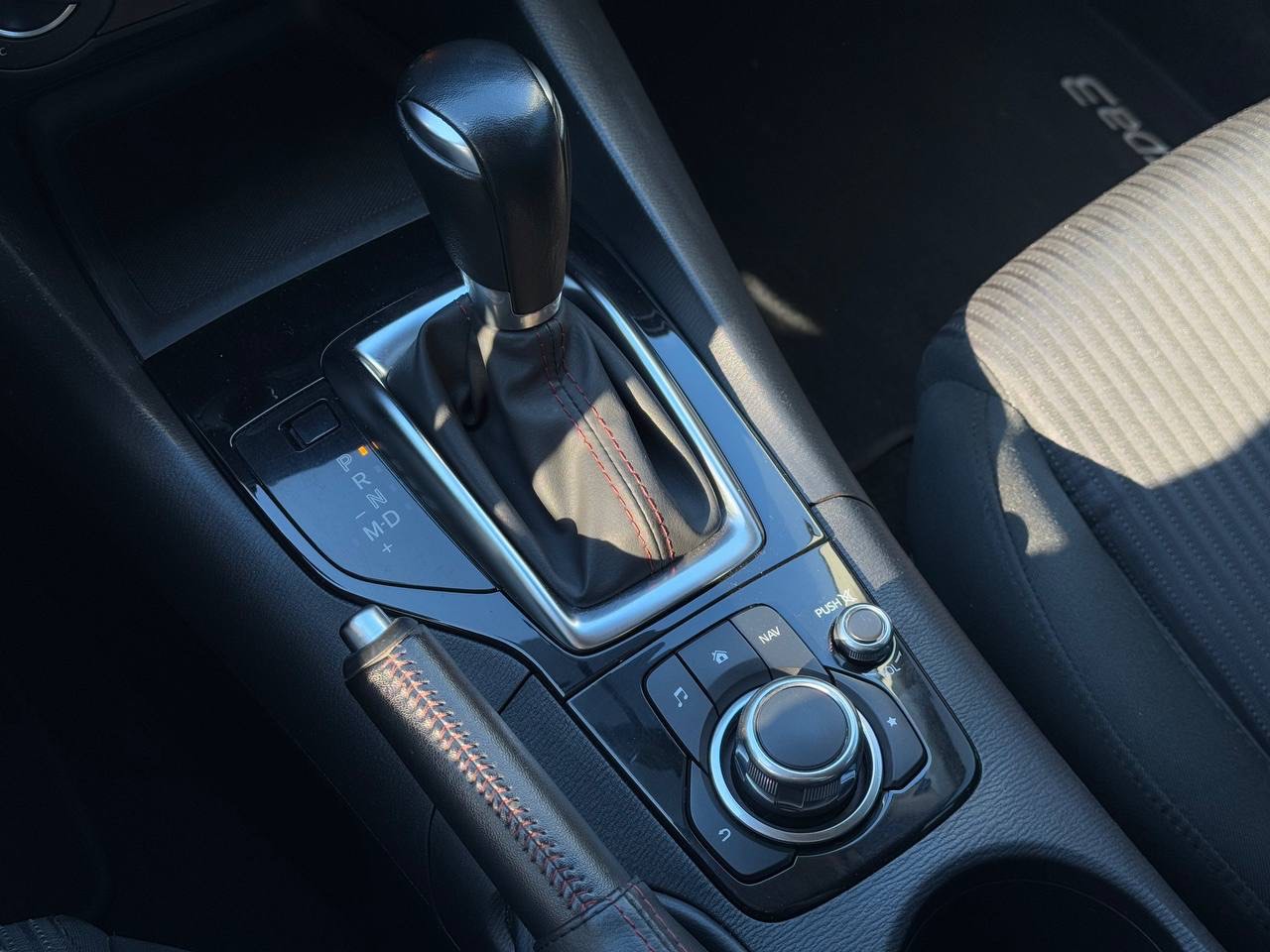 Mazda 3 - фото 13