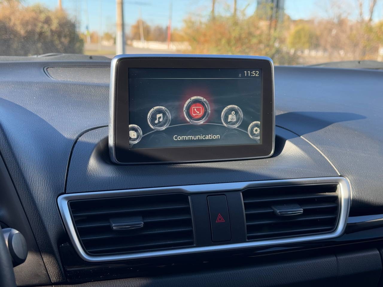 Mazda 3 - фото 14