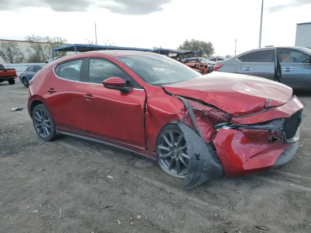 Mazda 3 - фото 5