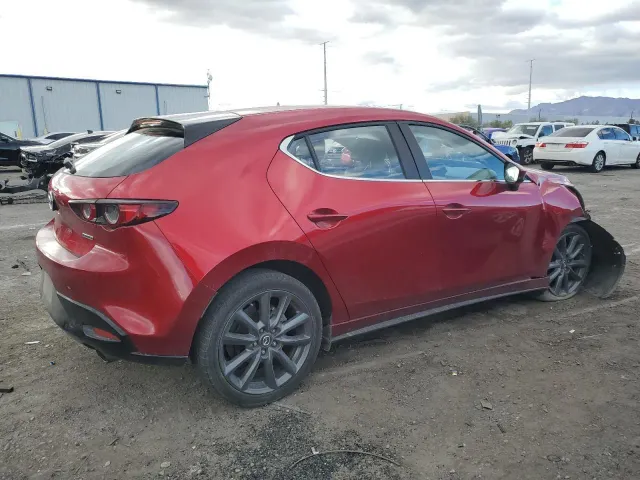 Mazda 3 - фото 4