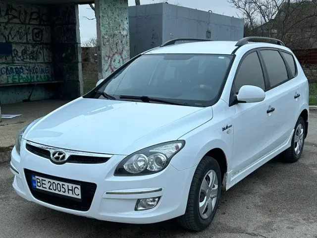 Hyundai i30 - фото 1
