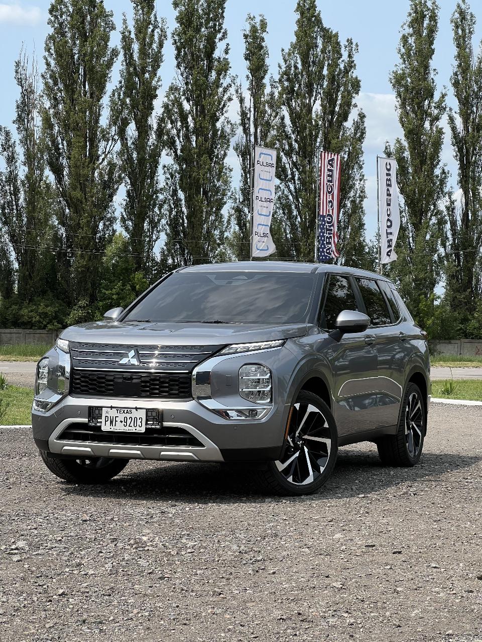 Mitsubishi Outlander - фото 2
