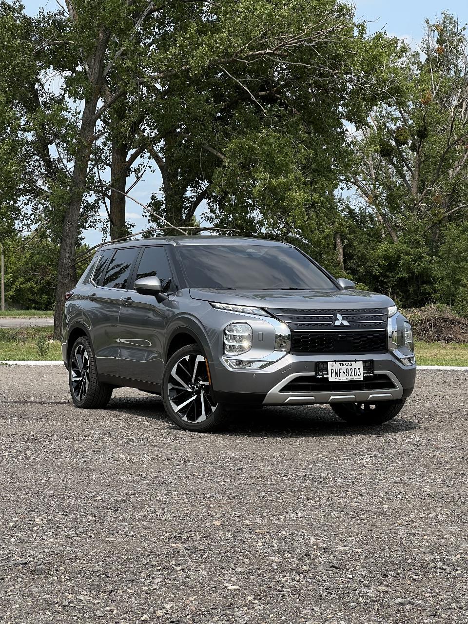 Mitsubishi Outlander - фото 1