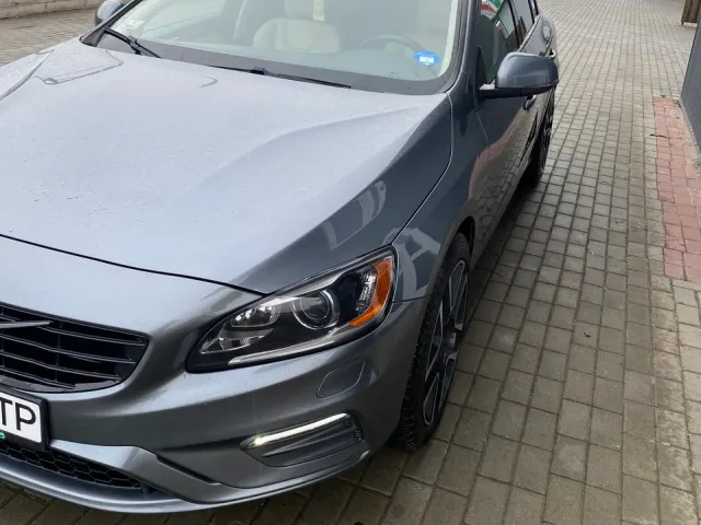 Volvo S60 - фото 3