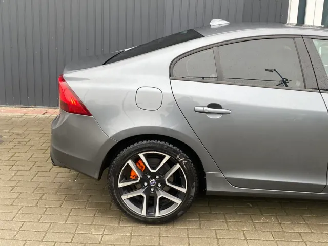 Volvo S60 - фото 5