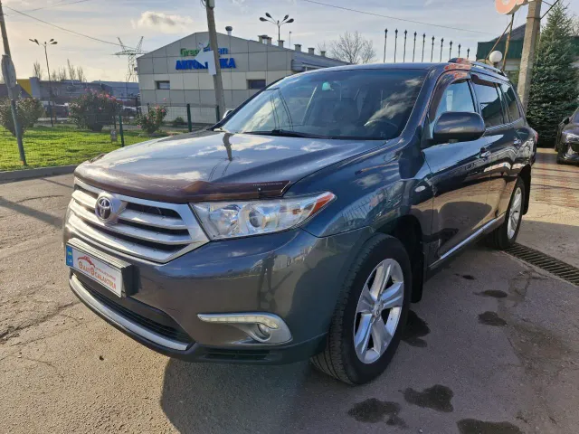 Toyota Highlander - фото 2