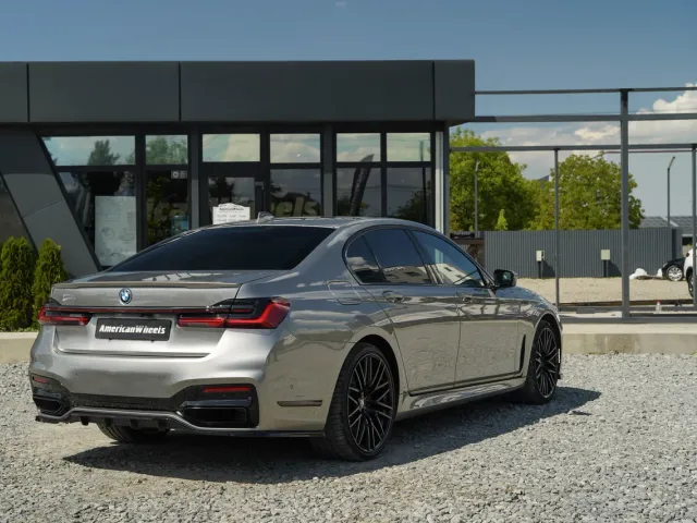 BMW 7 серії - фото 5