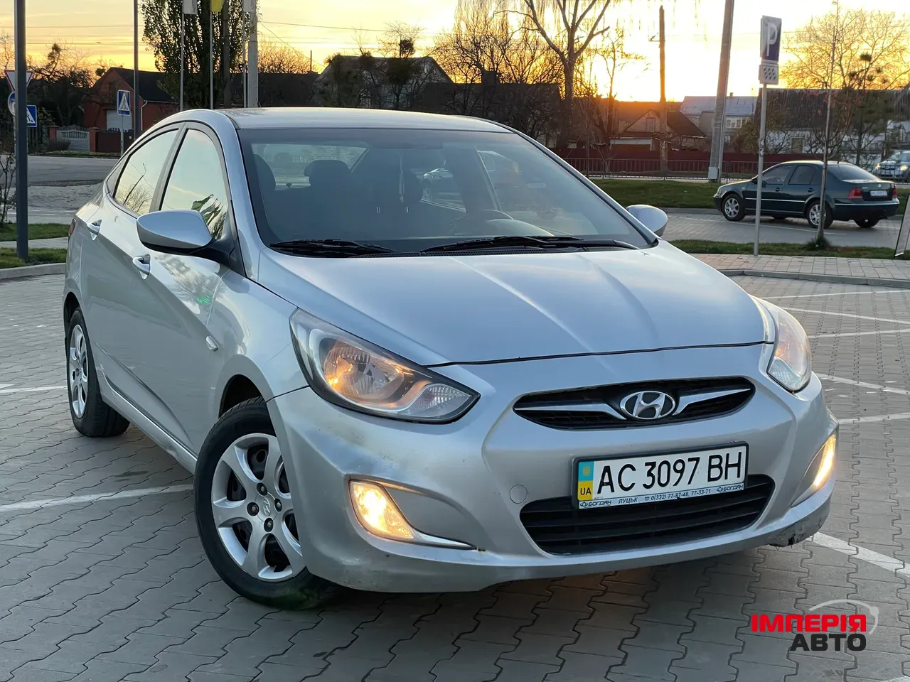 Hyundai Accent - фото 1
