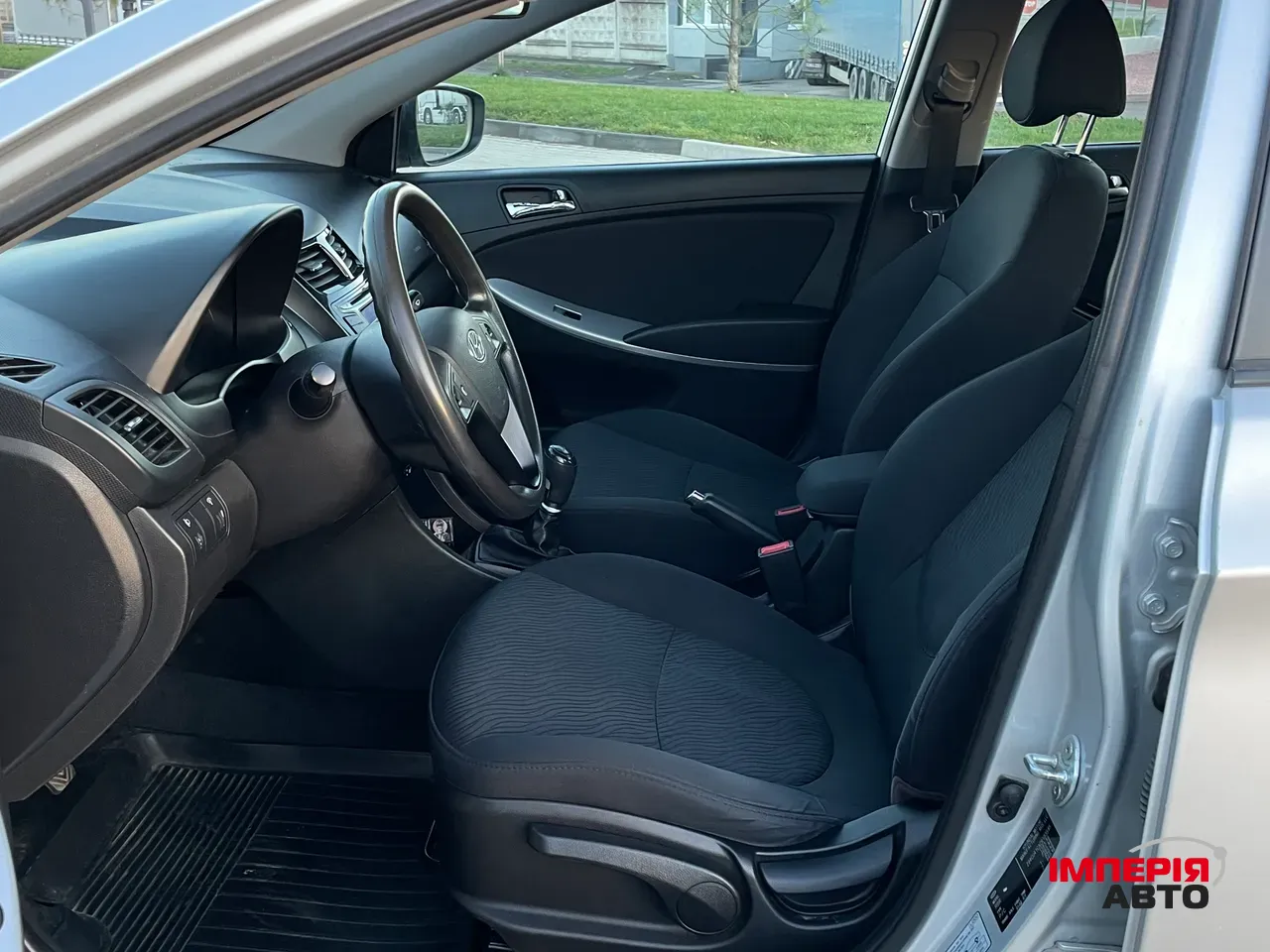 Hyundai Accent - фото 8