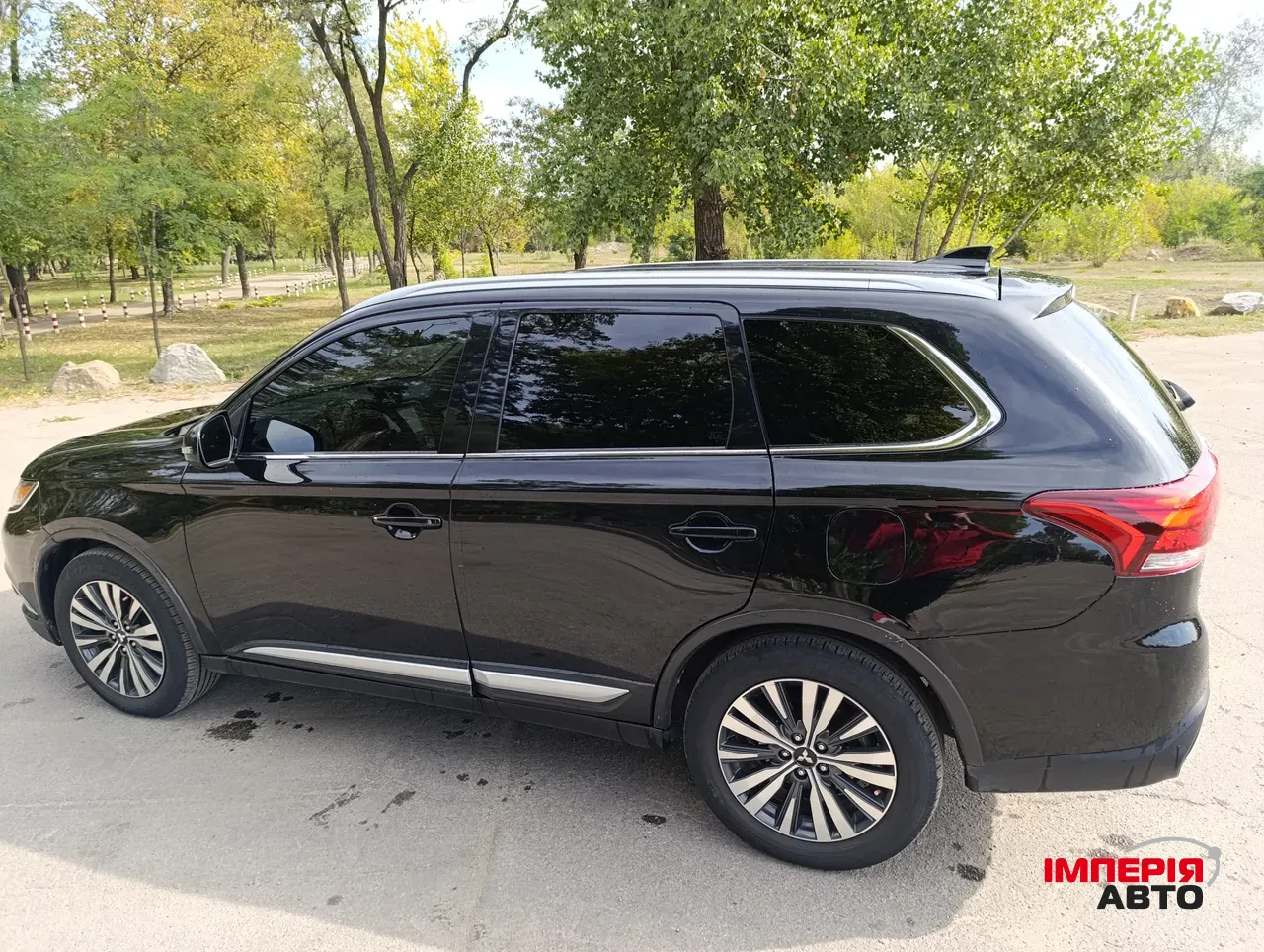 Mitsubishi Outlander - фото 2