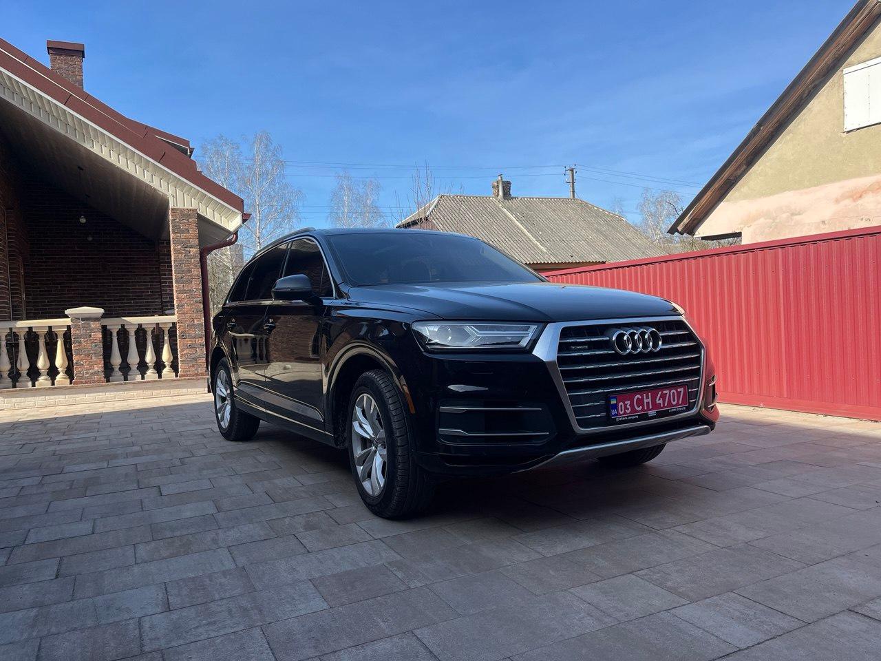 Audi Q7 - фото 13