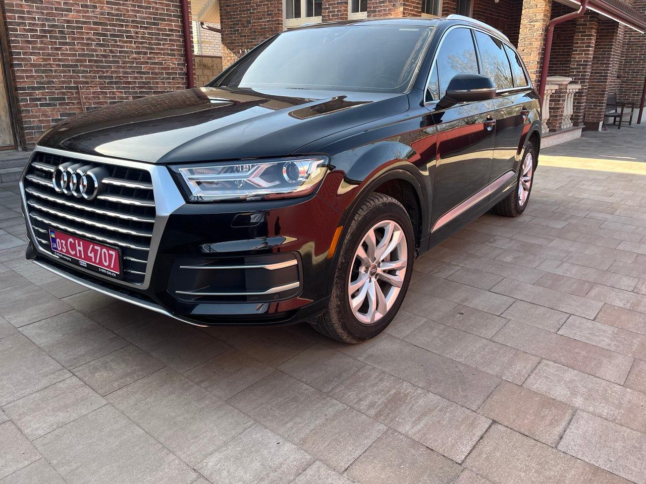 Audi Q7 - фото 16