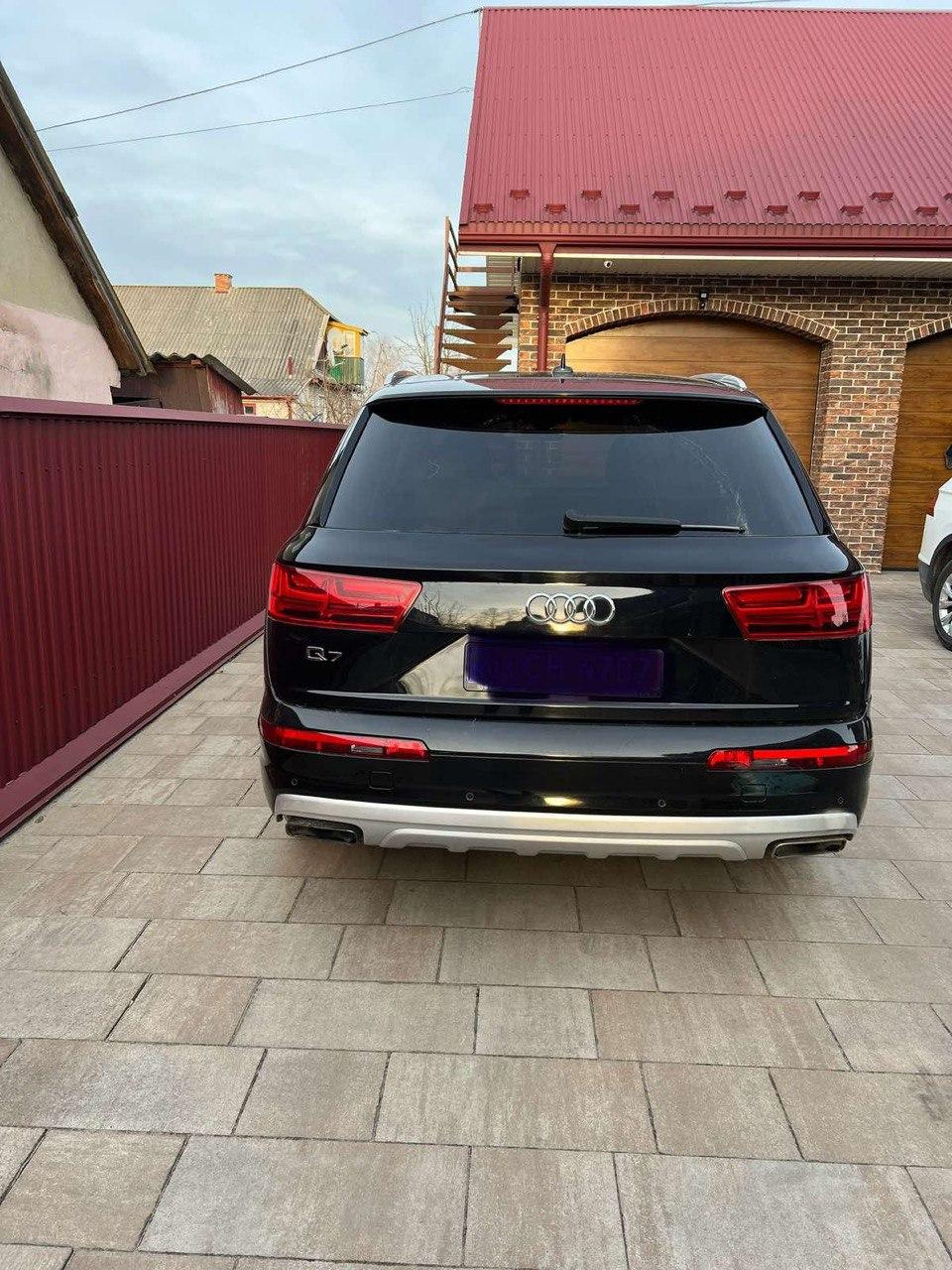 Audi Q7 - фото 4