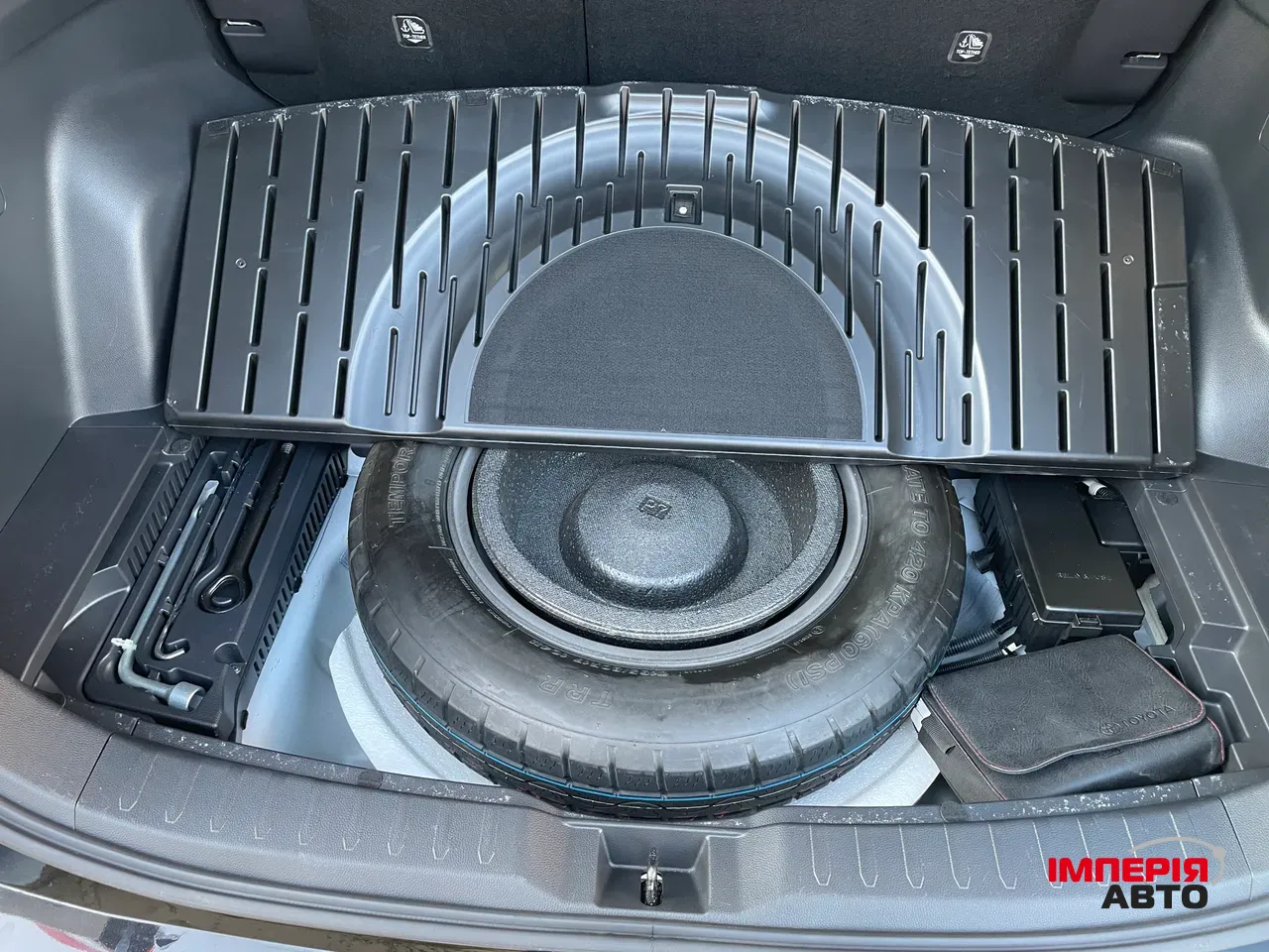 Toyota RAV4 - фото 14