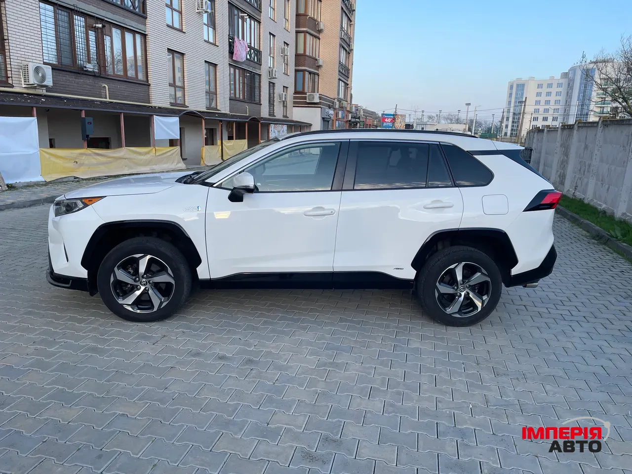 Toyota RAV4 - фото 9