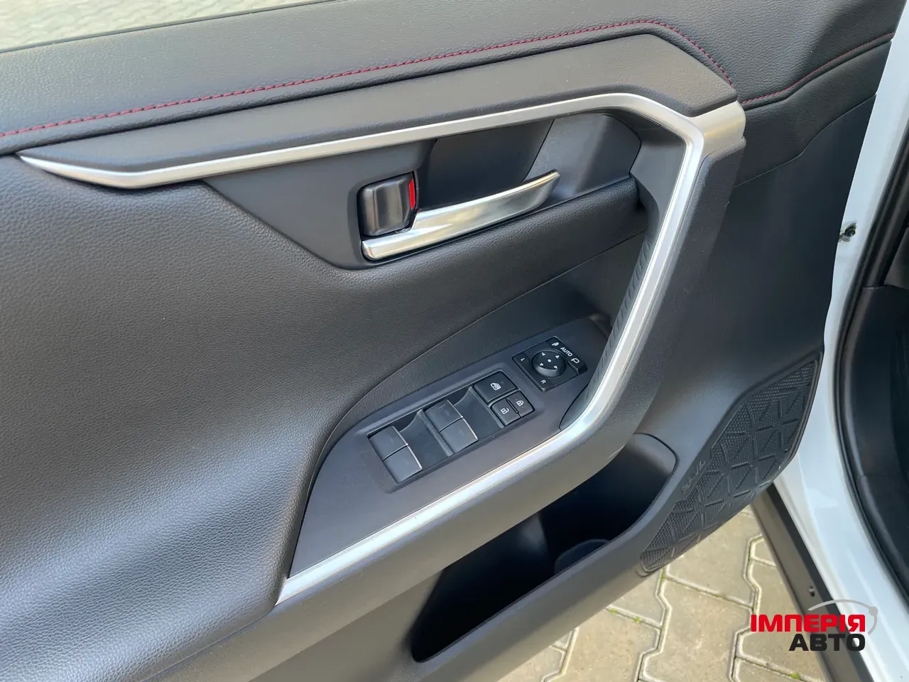 Toyota RAV4 - фото 16