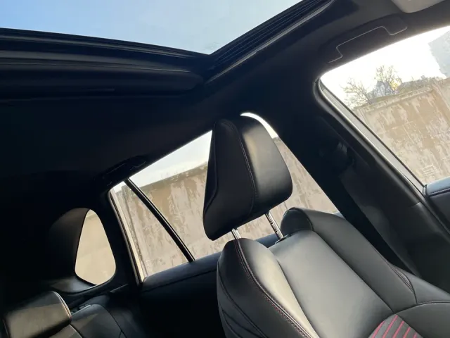 Toyota RAV4 - фото 2