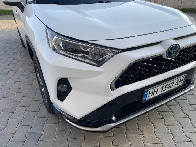 Toyota RAV4 - фото 5