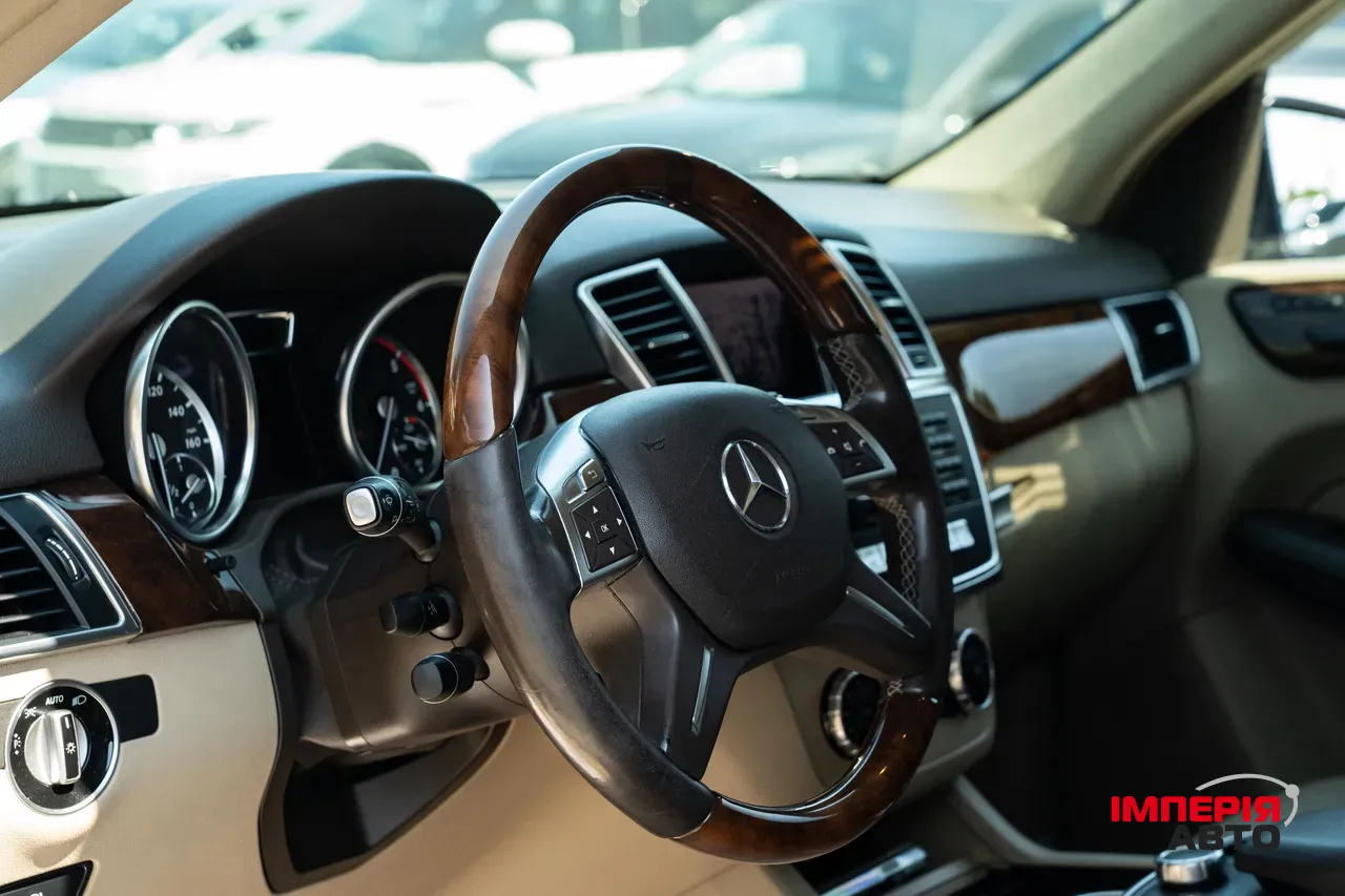 Mercedes-Benz M-Класс - фото 22