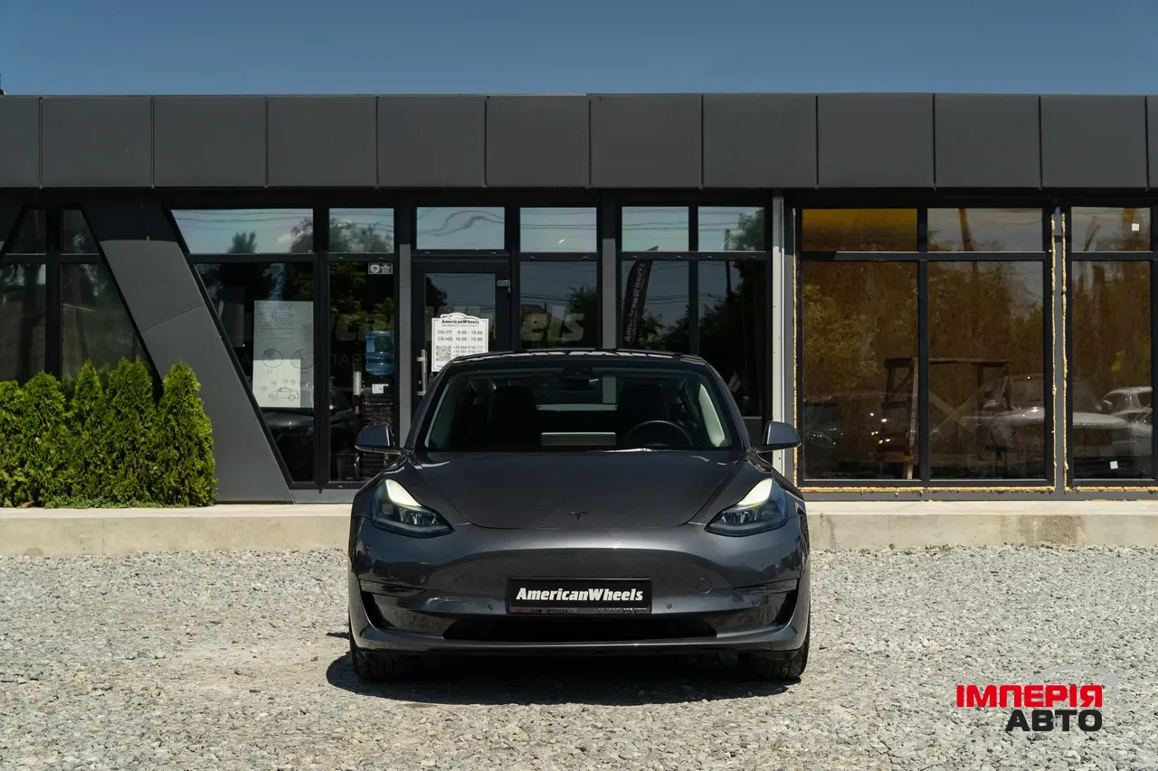 Tesla Model 3 - фото 2
