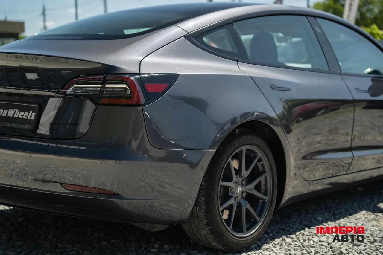 Tesla Model 3 - фото 8