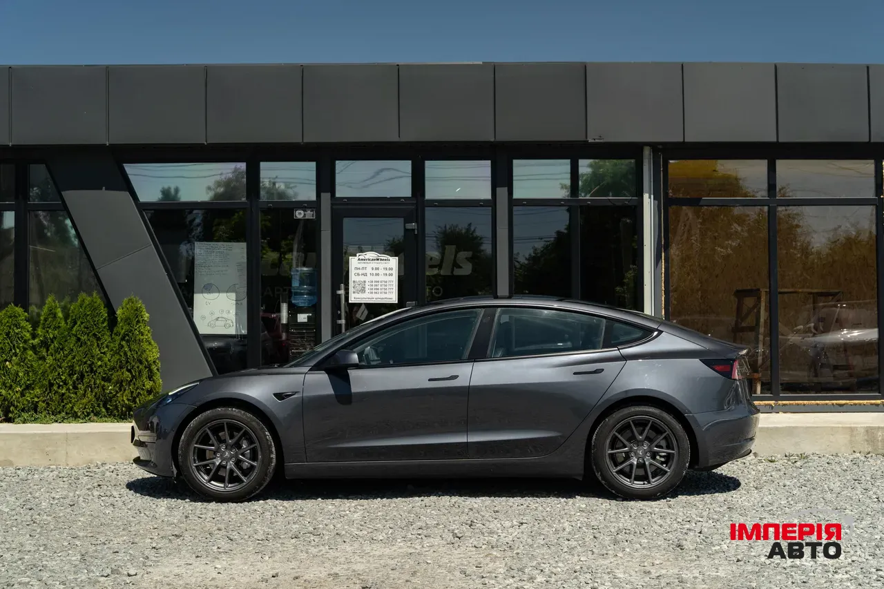 Tesla Model 3 - фото 4