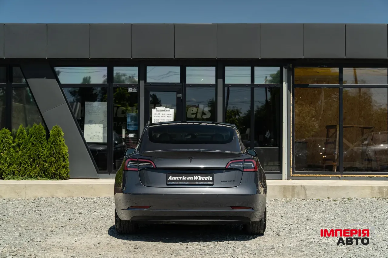 Tesla Model 3 - фото 6