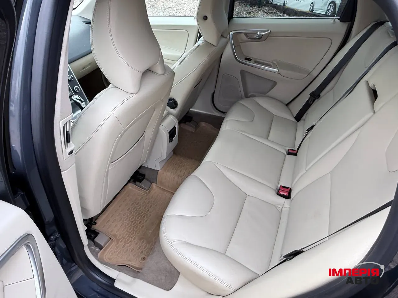 Volvo XC60 - фото 21