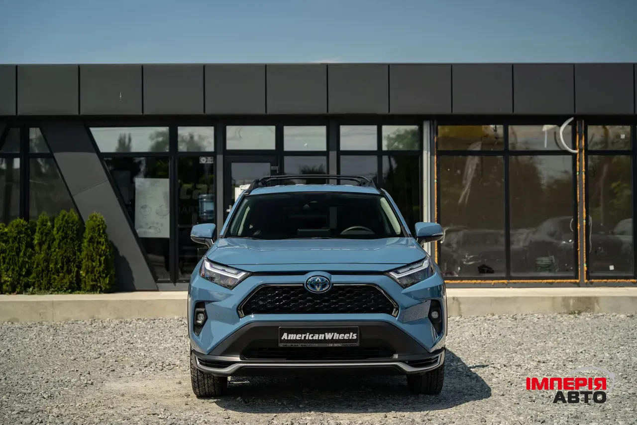 Toyota RAV4 - фото 2