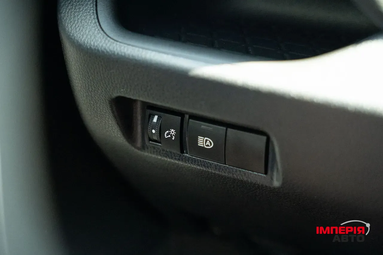 Toyota RAV4 - фото 28