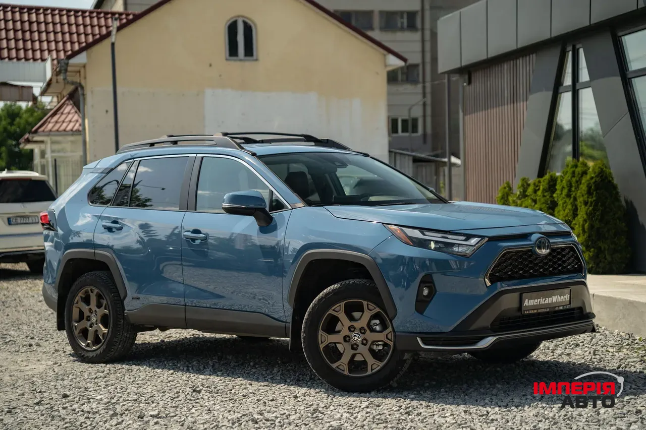 Toyota RAV4 - фото 12