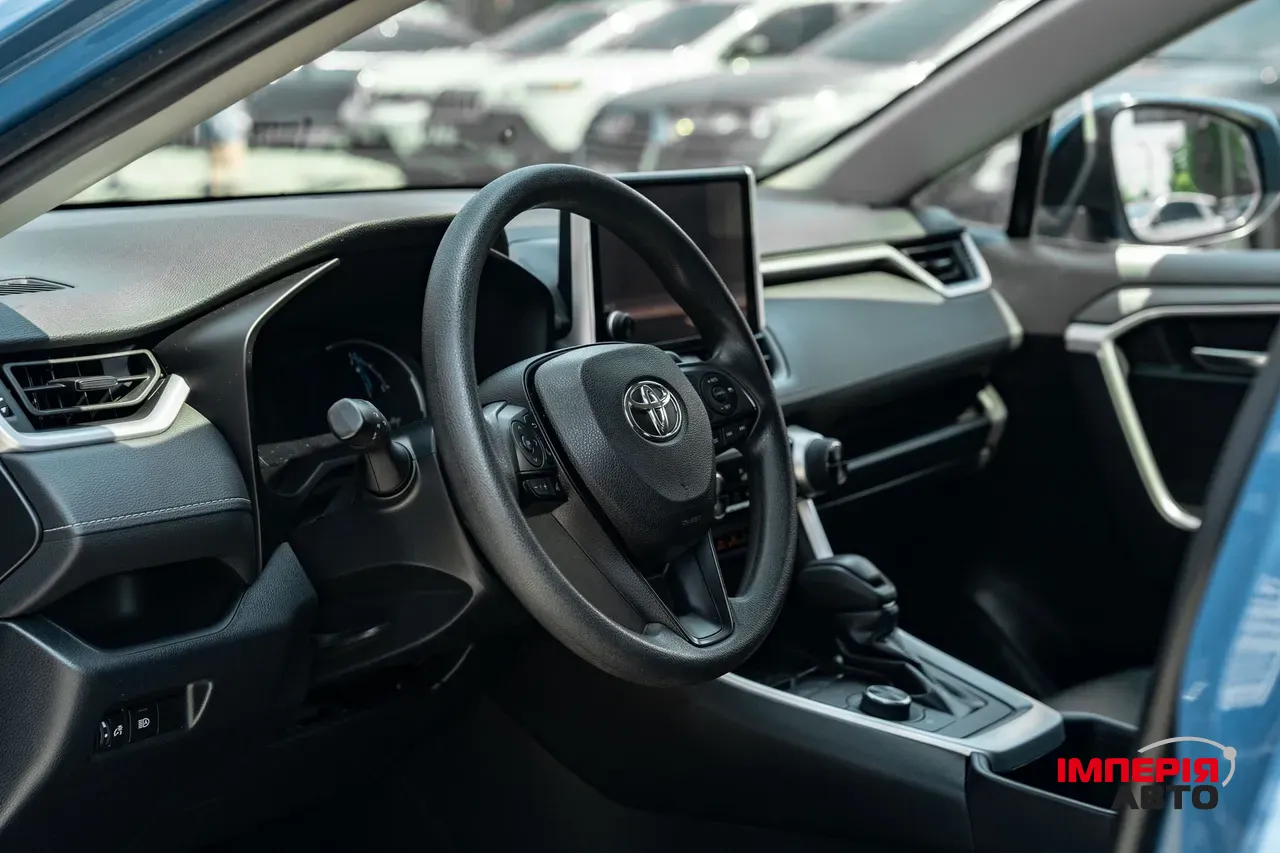 Toyota RAV4 - фото 29