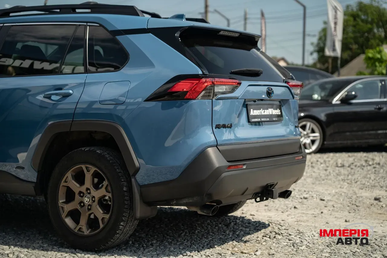 Toyota RAV4 - фото 9