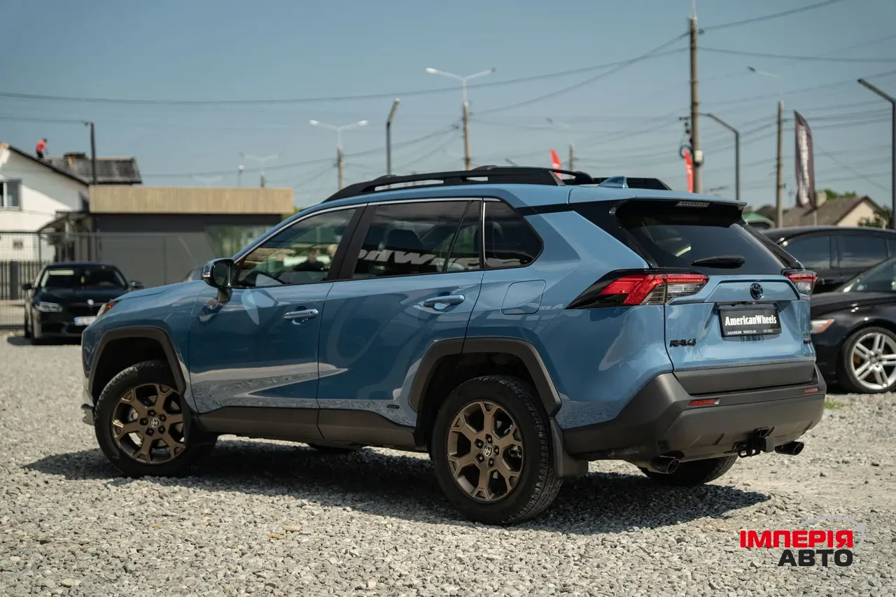 Toyota RAV4 - фото 7